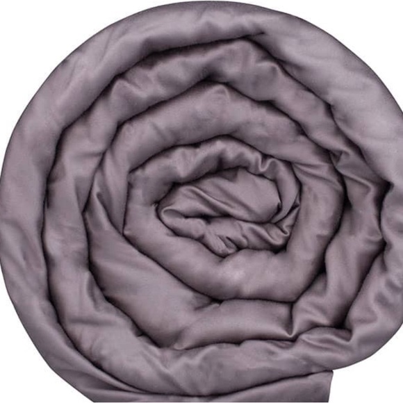 HUSH ICED 2.0 - THE ORIGINAL COOLING WEIGHTED BLANKET - Picture 3 of 3